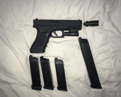 WE Glock 18C w 4x mags - Used airsoft equipment