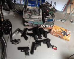 joblot of springers wall art - Used airsoft equipment