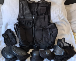 full set of black kit - Used airsoft equipment