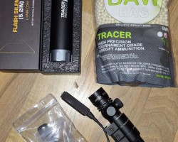 Tracer, bb's and green laser - Used airsoft equipment