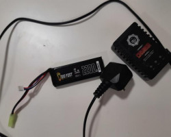 7.4v lipo with charger - Used airsoft equipment