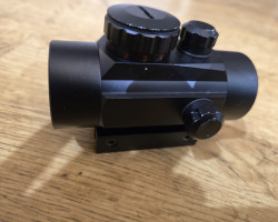 1x32 Generic Red Dot Sight - Used airsoft equipment