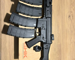 GHK G5 BLK GBB WTH 4X MAGS - Used airsoft equipment